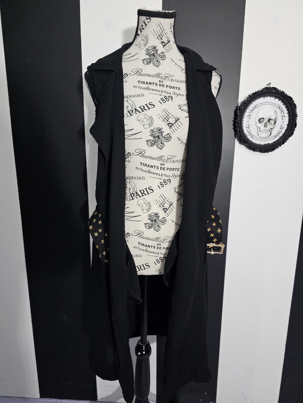 Sleeveless Midi Dress with Gold-Star Belt - Picture 5 of 7